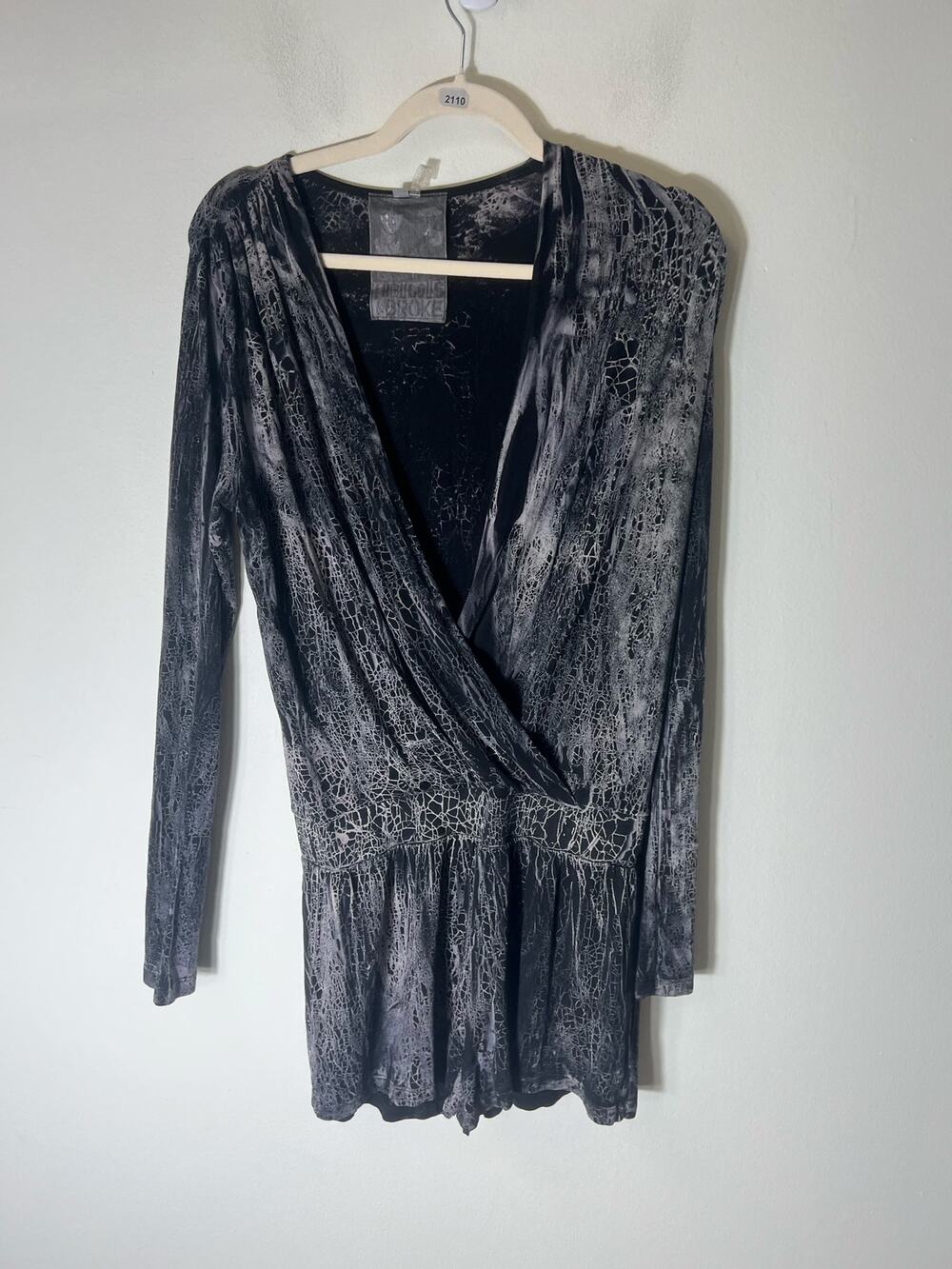 Young Fabulous and Broke Black White Print Long Sleeve Romper Sz s